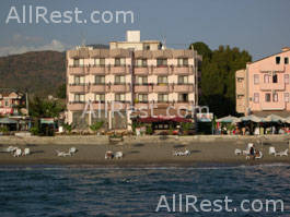 Mendos Hotel 